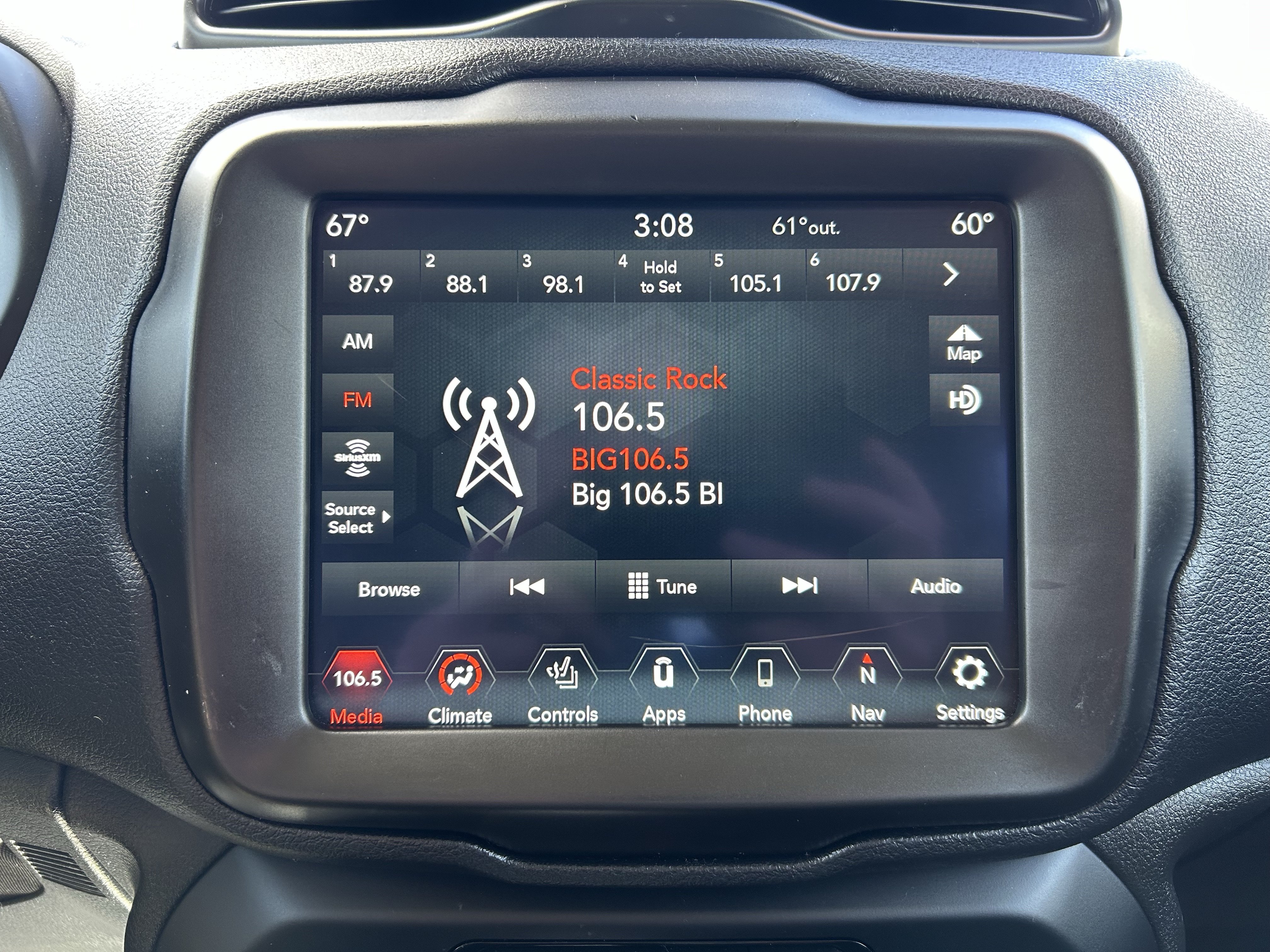 Used 2022 Jeep Renegade Latitude w/ Convenience Group AWD/4WD image 28