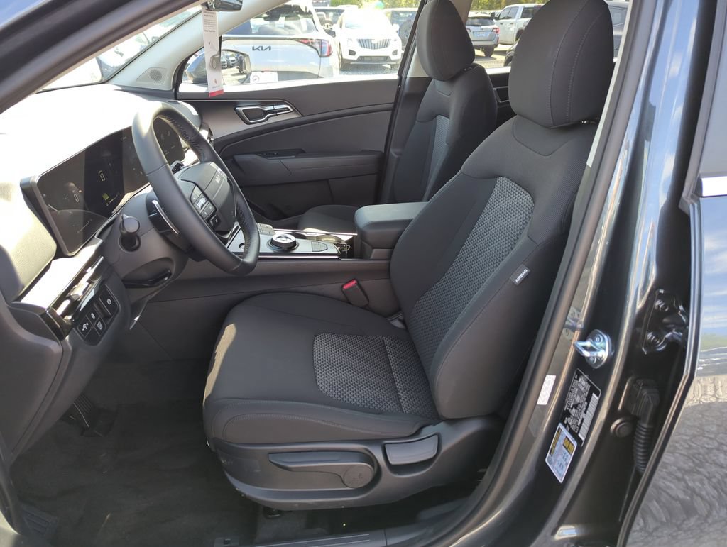 New 2026 Kia Sportage LX FWD image 12