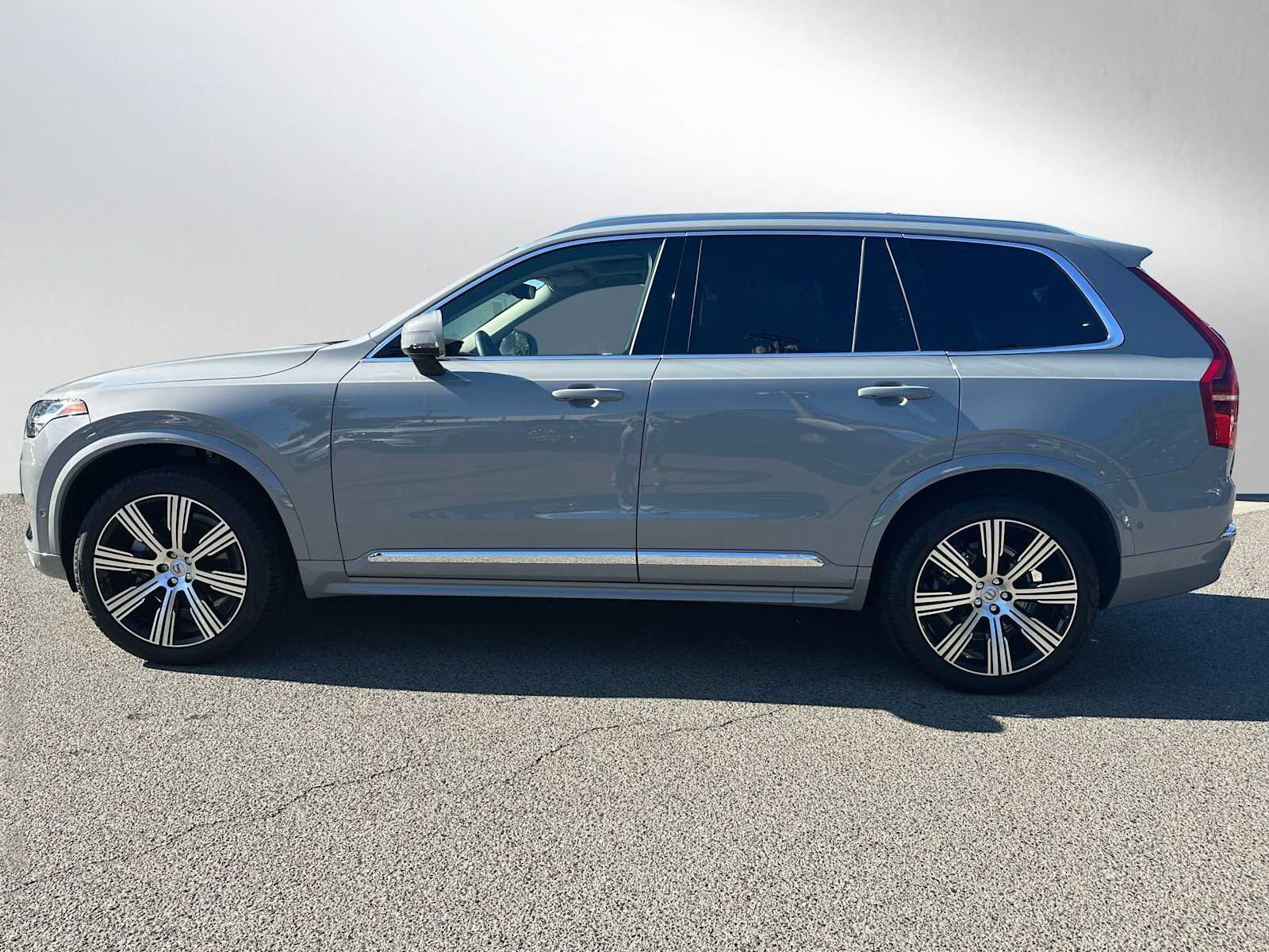 Certified 2025 Volvo XC90 B6 Ultra w/ Protection Package Premier image 6