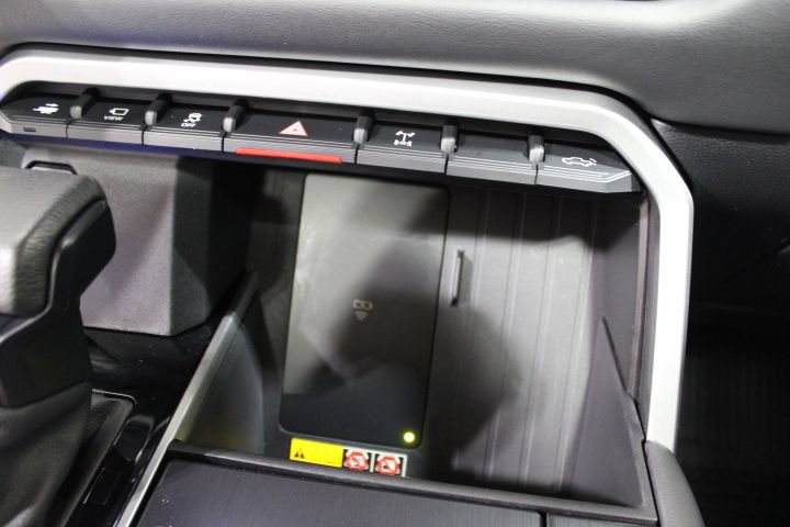 Used 2025 Toyota Tundra Platinum w/ TRD Off-Road Package AWD/4WD image 55