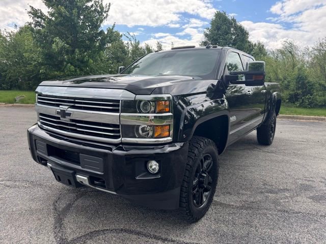 Used 2017 Chevrolet Silverado 2500 High Country AWD/4WD image 2