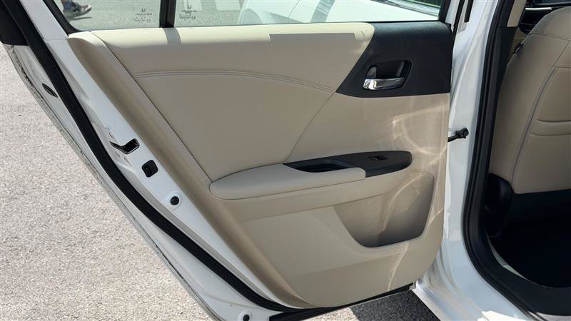 Used 2016 Honda Accord EX-L image 39