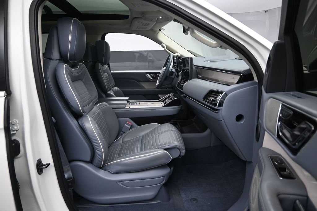 Used 2022 Lincoln Navigator Black Label AWD/4WD image 31