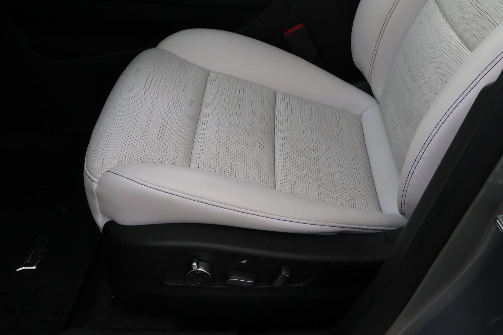 Certified 2024 Cadillac XT4 Sport FWD image 20