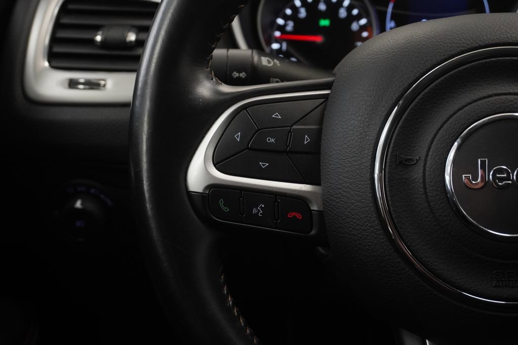 Used 2019 Jeep Compass Latitude image 32