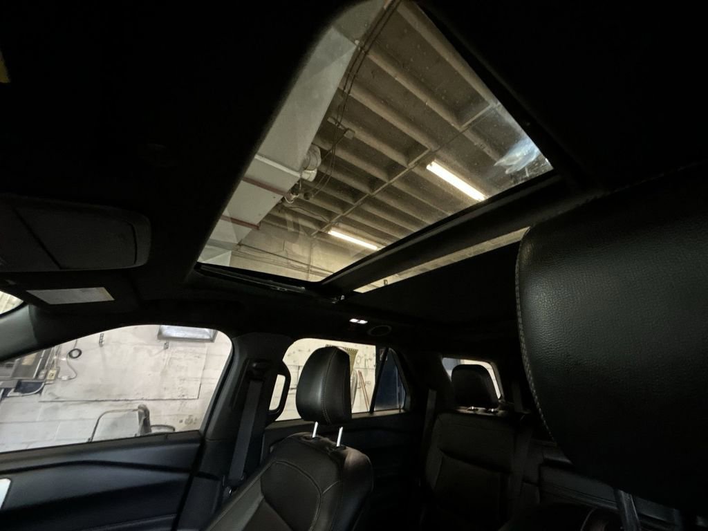 Used 2020 Ford Explorer XLT w/ Equipment Group 202A image 22