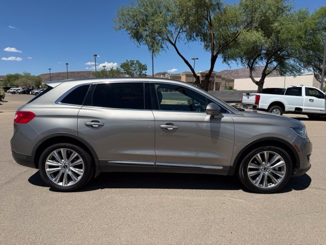 Used 2017 Lincoln MKX Reserve AWD/4WD image 4