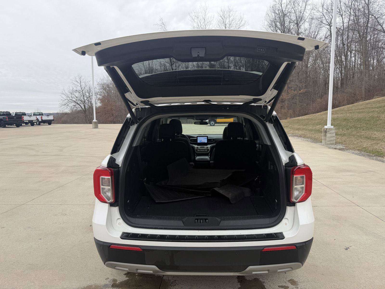 Used 2024 Ford Explorer XLT w/ Equipment Group 202A image 21