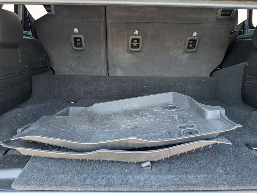 Used 2024 Jeep Wrangler Unlimited Sahara image 17