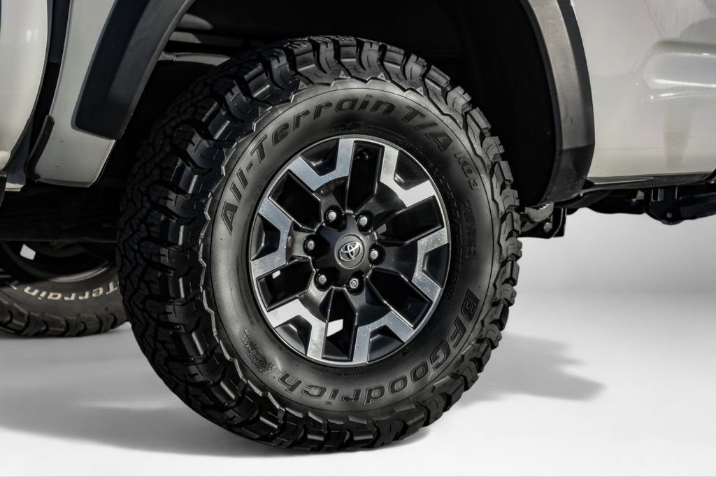 Used 2023 Toyota Tacoma TRD Off-Road image 60