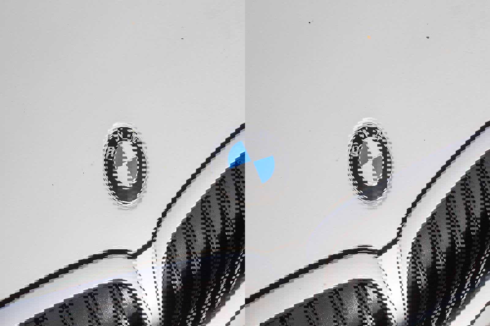 Used 2025 BMW 330i Sedan w/ Premium Package image 11