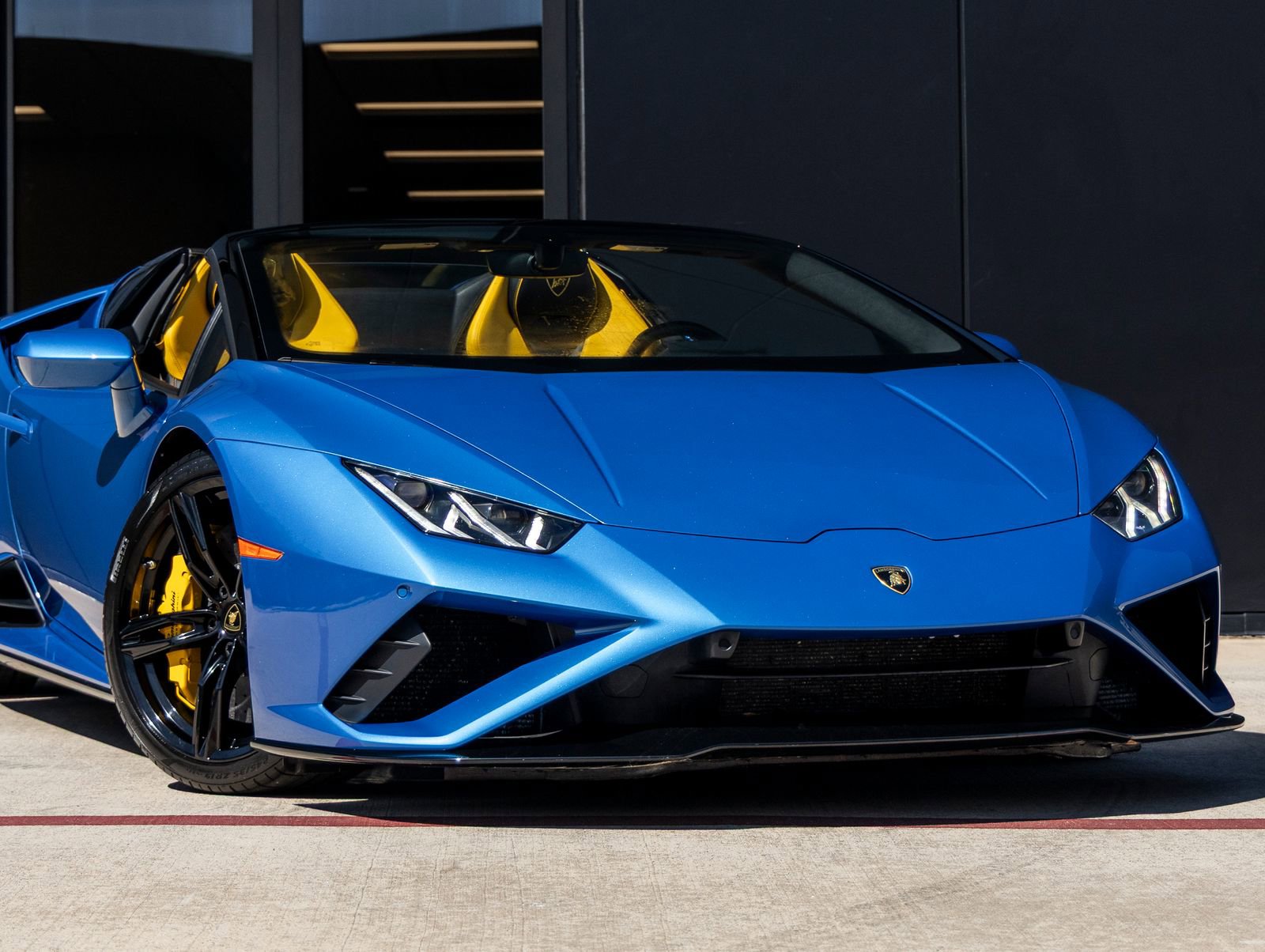 Used 2020 Lamborghini Huracan EVO image 5