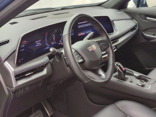 Certified 2024 Cadillac XT4 Sport w/ Cold Weather Package AWD/4WD image 9