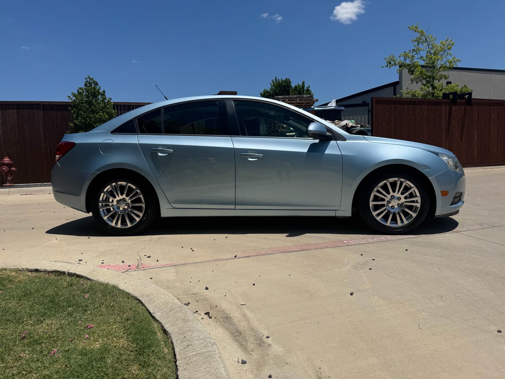 Used 2012 Chevrolet Cruze Eco FWD image 2