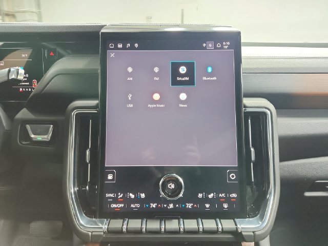 Used 2025 GMC Yukon Denali RWD image 26