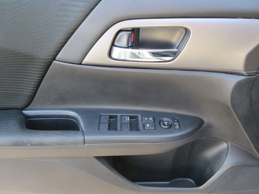 Used 2014 Honda Accord LX image 19