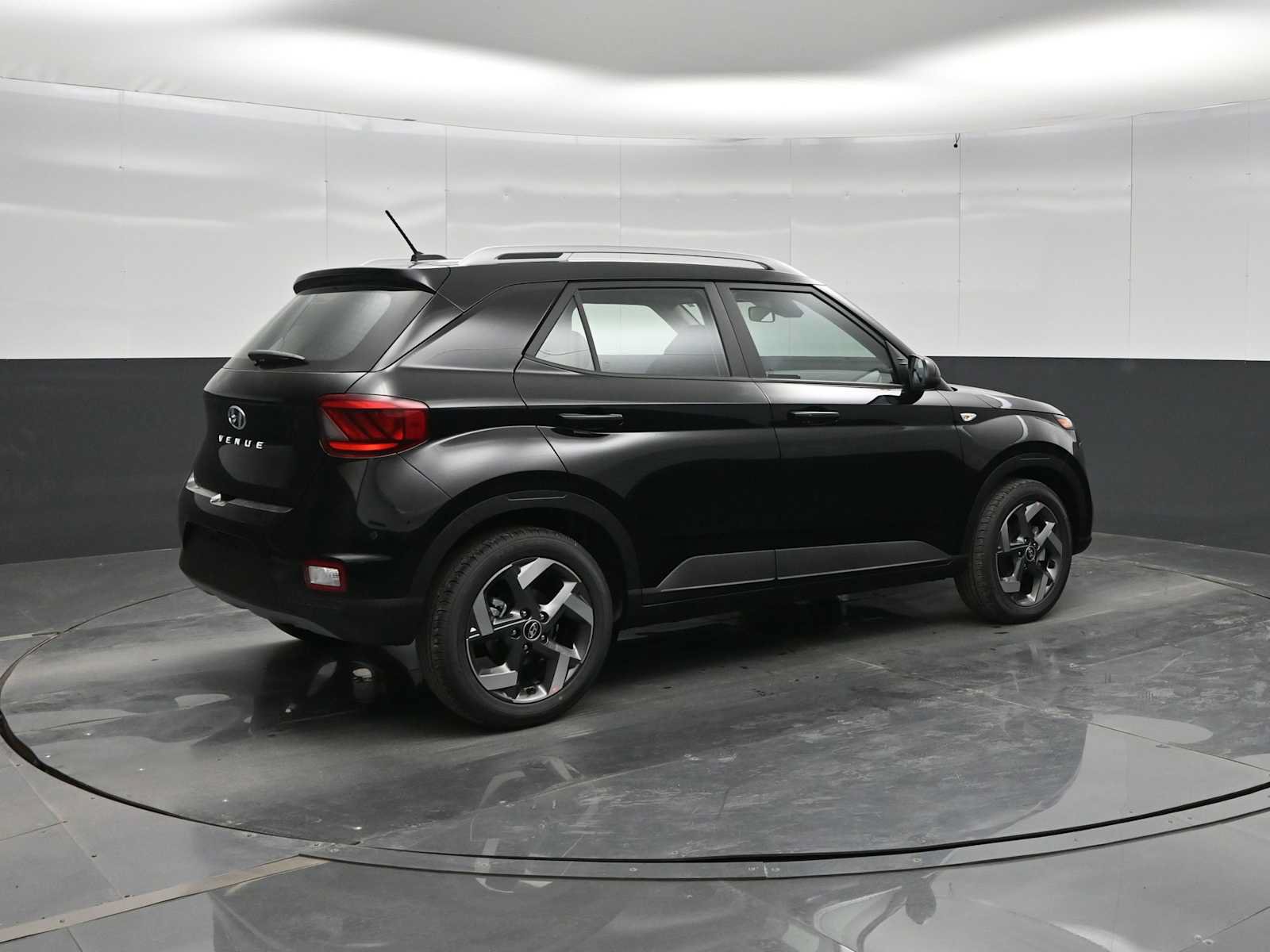New 2026 Hyundai Venue SEL FWD image 8