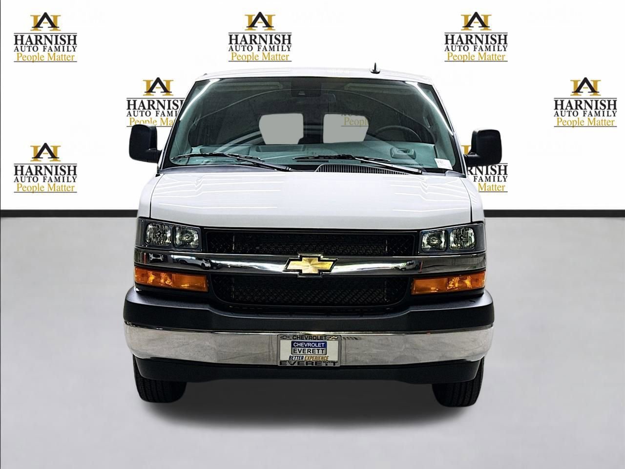 Used 2025 Chevrolet Express 3500 LT w/ LT Preferred Equipment Group RWD image 2