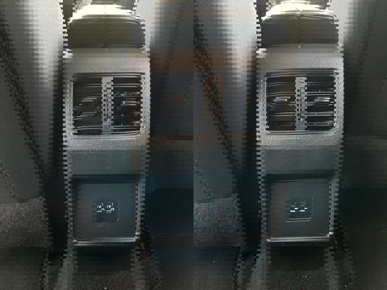 Used 2025 Nissan Rogue SV image 19