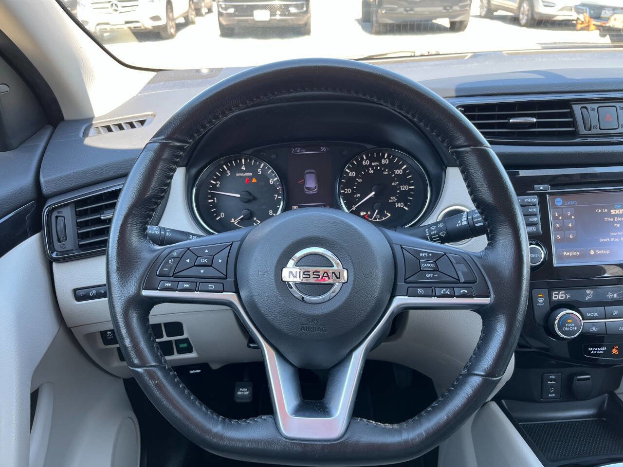 Used 2018 Nissan Rogue Sport SV w/ SV Technology Package AWD/4WD image 22