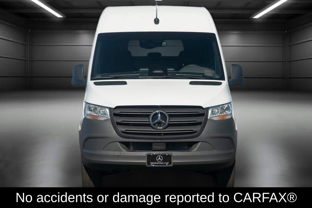 Used 2025 Mercedes-Benz Sprinter 2500 image 2