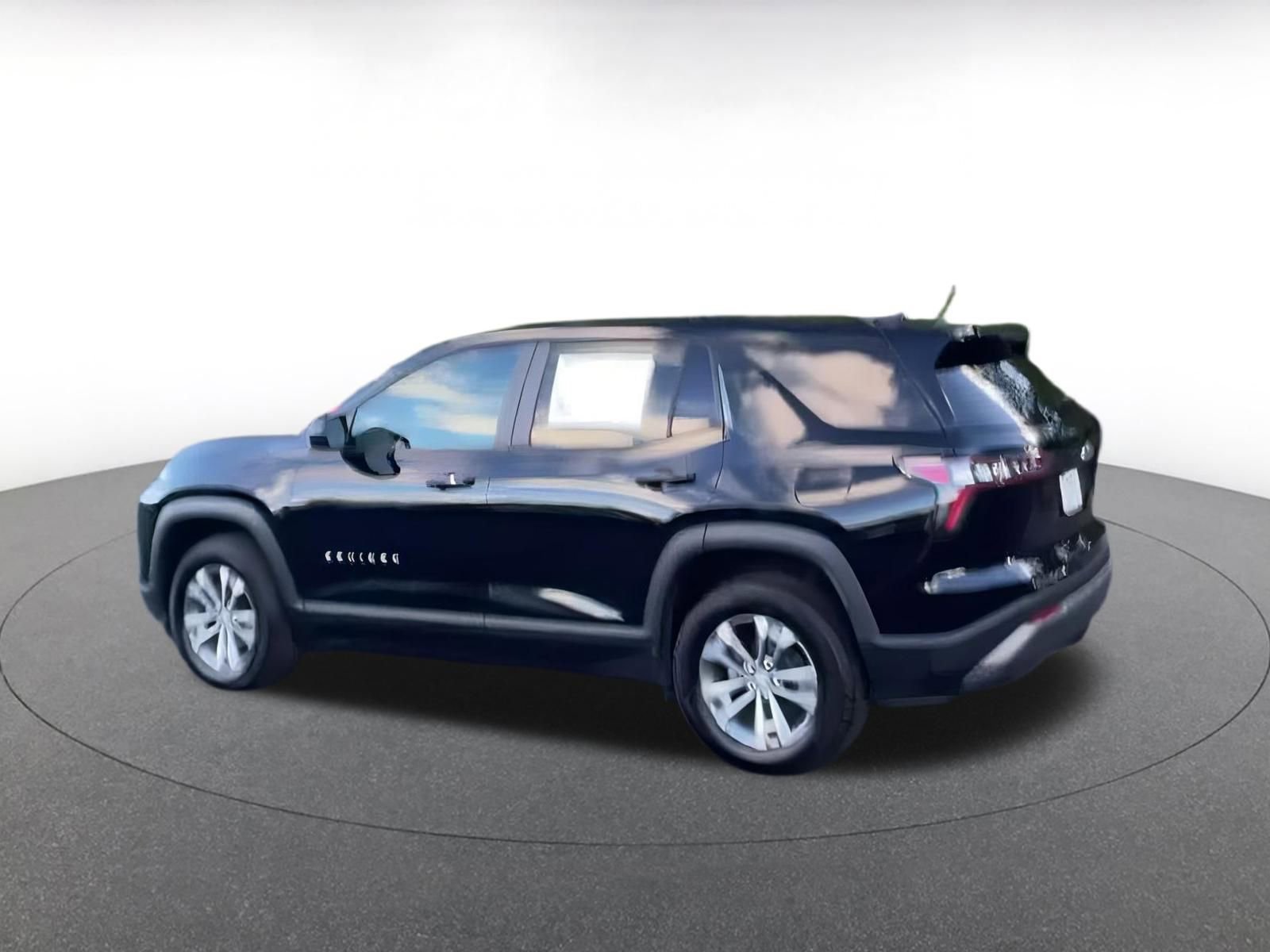 Used 2025 Chevrolet Equinox LT image 4