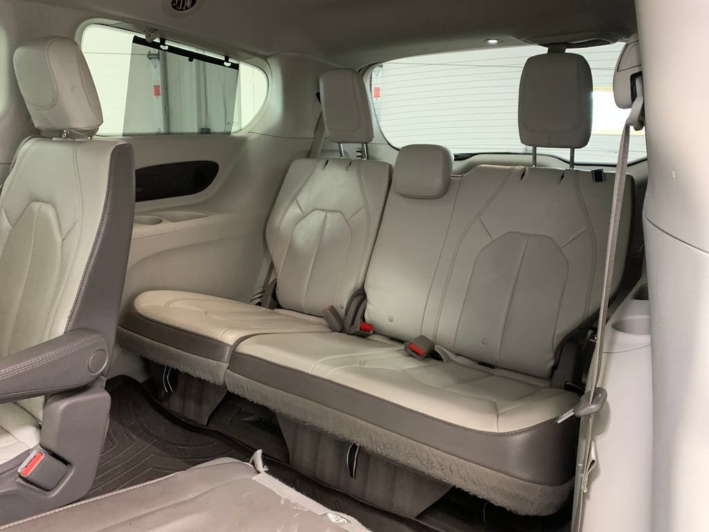 Used 2019 Chrysler Pacifica Touring-L Plus FWD image 20