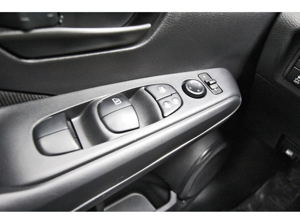 Used 2025 Nissan Kicks Play S FWD image 19