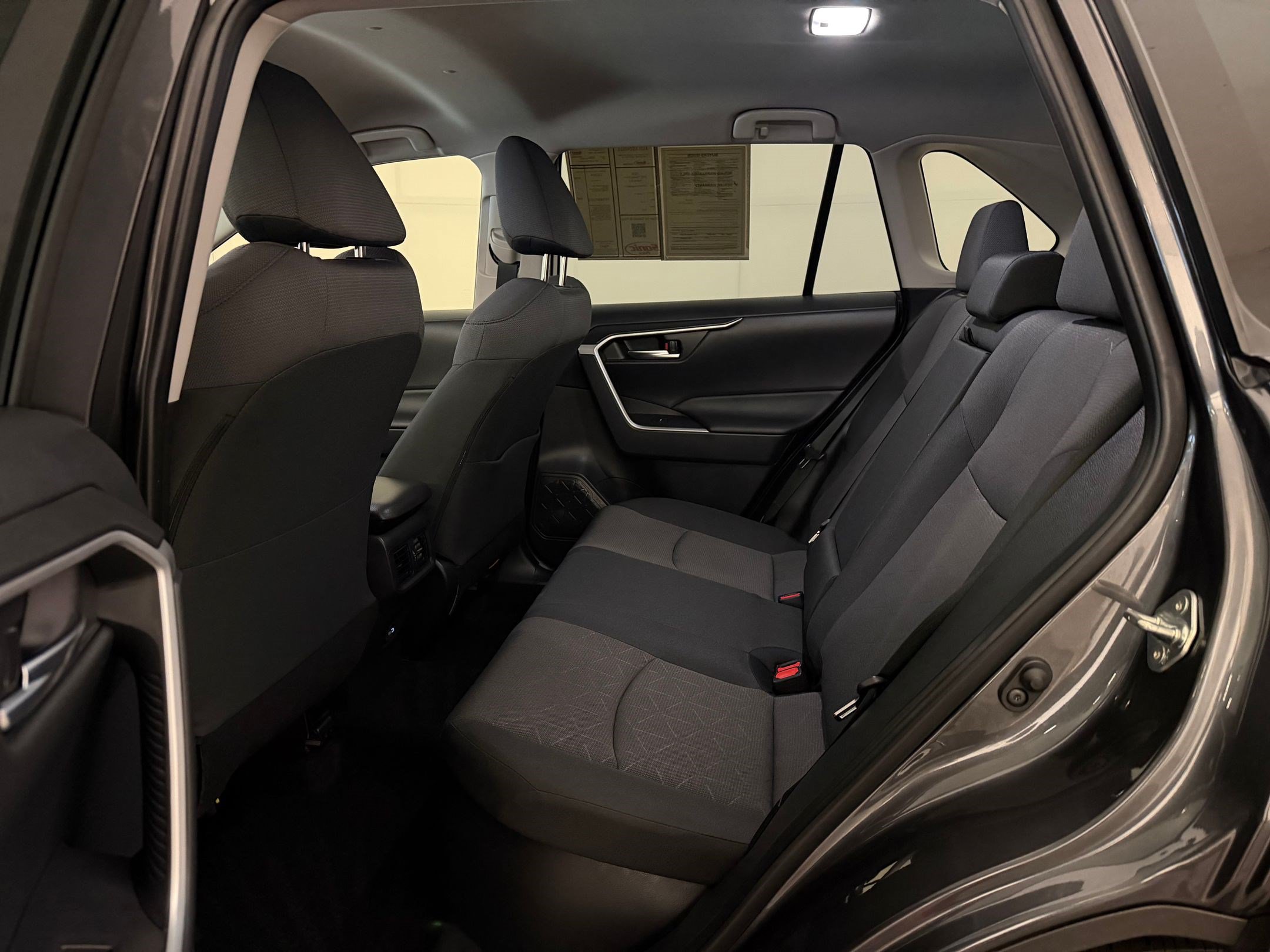 Used 2025 Toyota RAV4 XLE AWD/4WD image 22