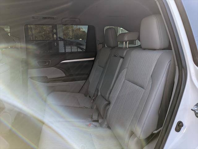 Used 2017 Toyota Highlander Plus w/ Protection Package #3 AWD/4WD image 18