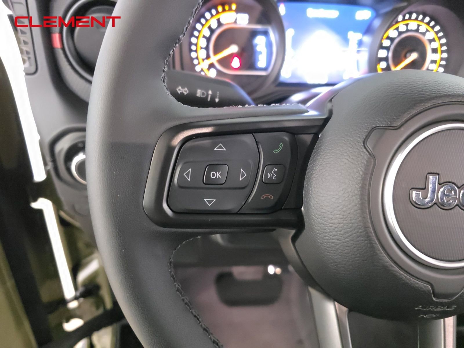 Used 2025 Jeep Wrangler Unlimited Rubicon w/ Steel Bumper Group image 13