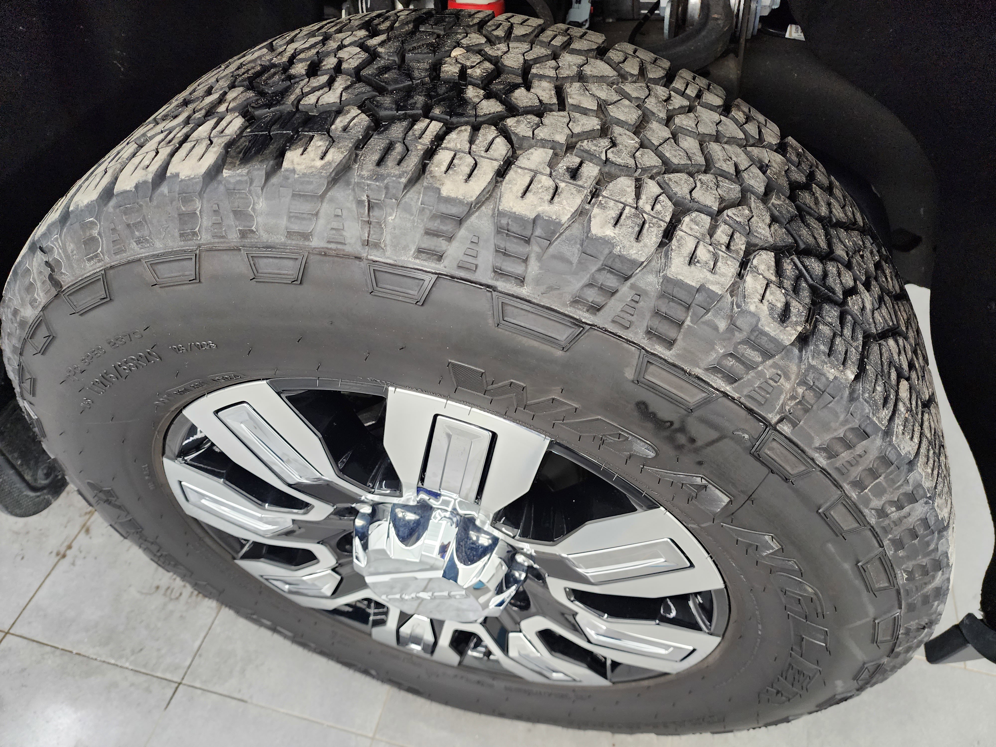 Used 2024 GMC Sierra 2500 Denali w/ Denali Reserve Package image 3