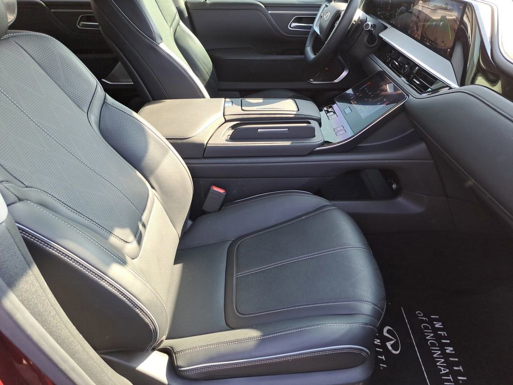 Used 2025 INFINITI QX80 Sensory image 26