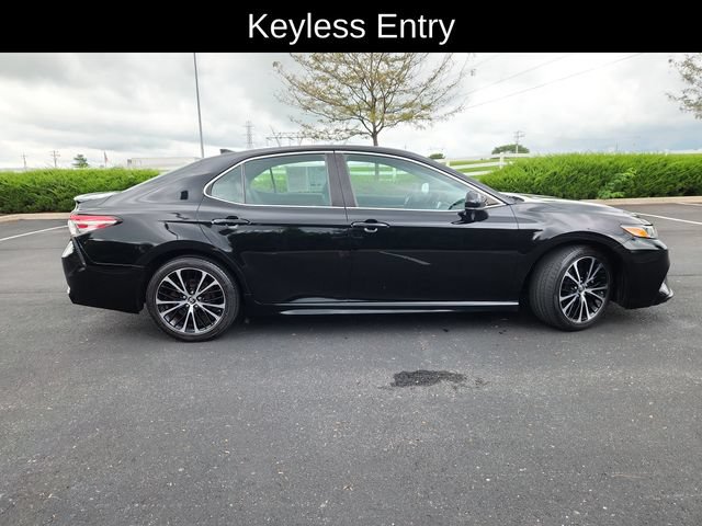 Used 2019 Toyota Camry SE w/ Carpet Mat Package FWD image 10