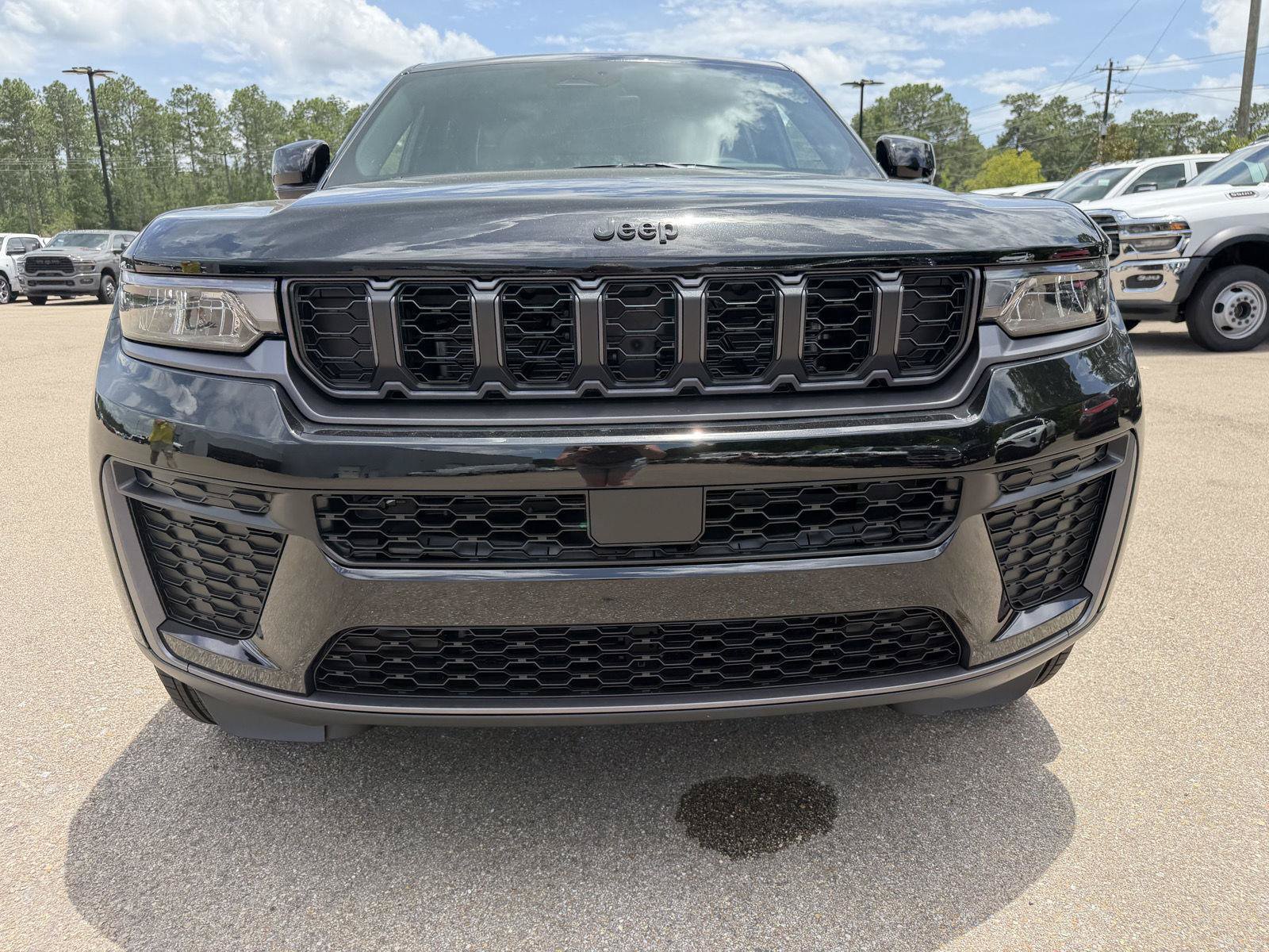 New 2026 Jeep Grand Cherokee Altitude RWD image 25