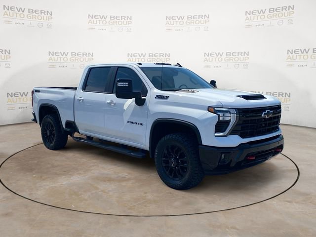 Used 2025 Chevrolet Silverado 2500 LT w/ Trail Boss Package AWD/4WD image 7
