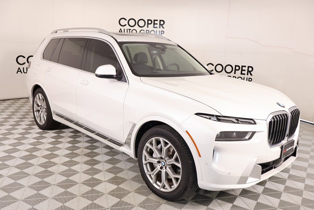 Used 2023 BMW X7 xDrive40i w/ Premium Package image 1