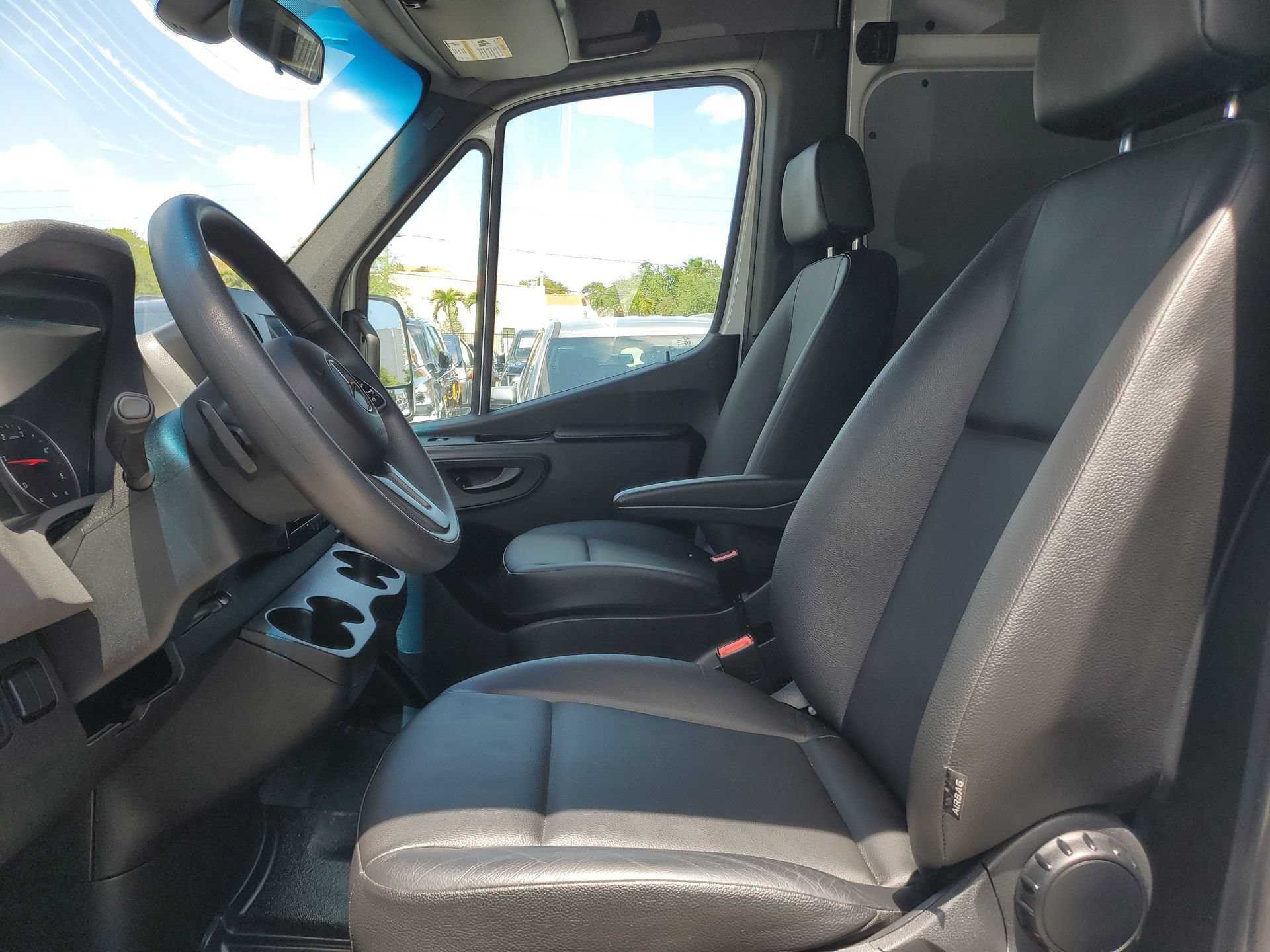 Used 2023 Mercedes-Benz Sprinter 2500 image 16