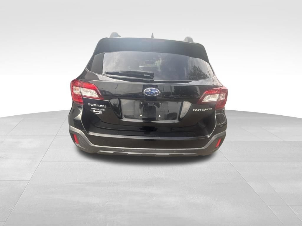 Used 2018 Subaru Outback 2.5i Limited AWD/4WD image 5