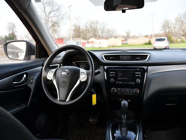 Used 2015 Nissan Rogue S image 13