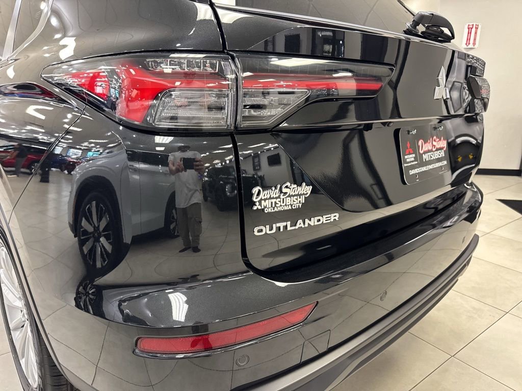 New 2026 Mitsubishi Outlander ES FWD image 45