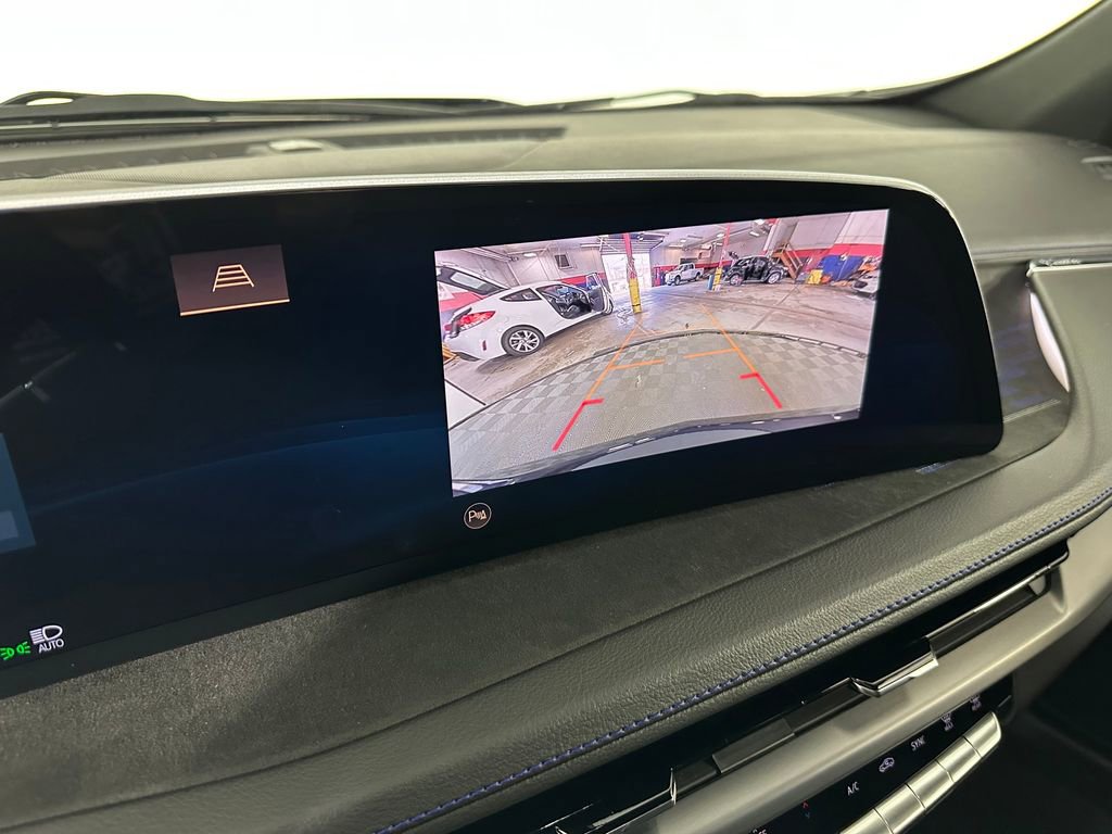 Used 2024 Cadillac XT4 Sport w/ Cold Weather Package image 23