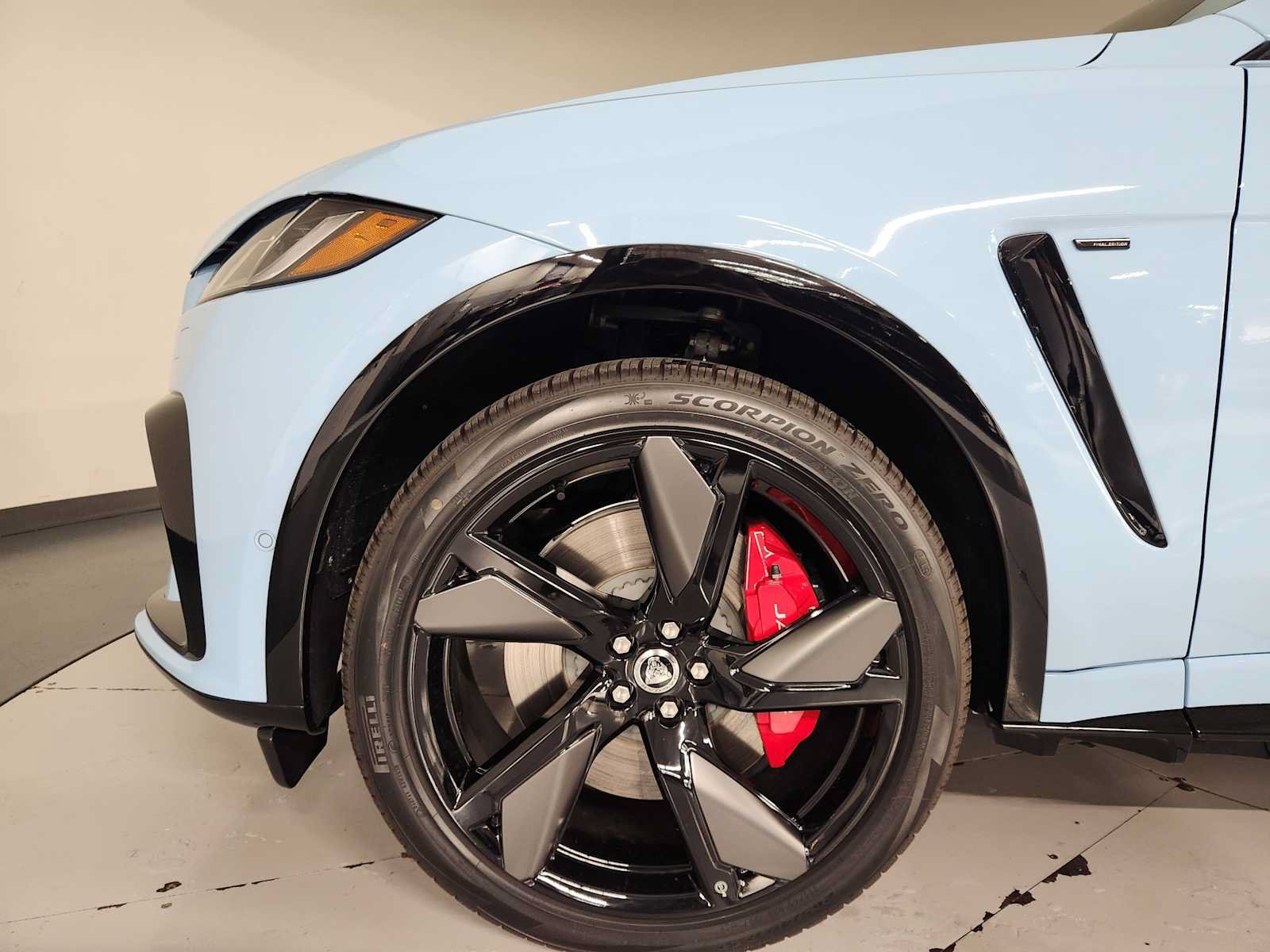 New 2026 Jaguar F-PACE SVR 575 Edition AWD/4WD image 11