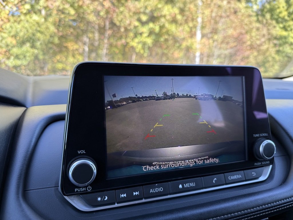 Used 2024 Nissan Rogue S image 36