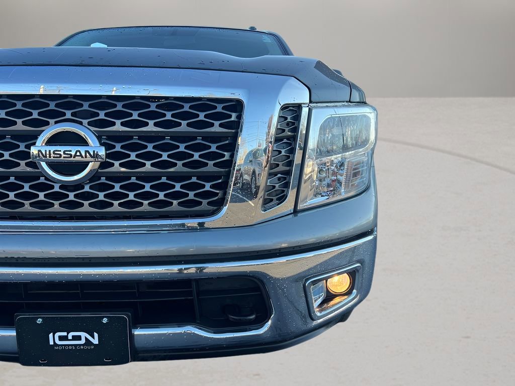 Used 2018 Nissan Titan Platinum Reserve image 27