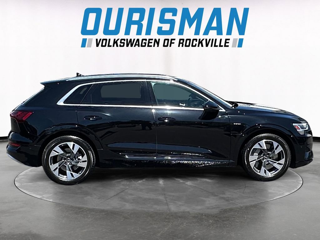 Used 2022 Audi e-tron Premium Plus w/ Premium Plus Package AWD/4WD image 7