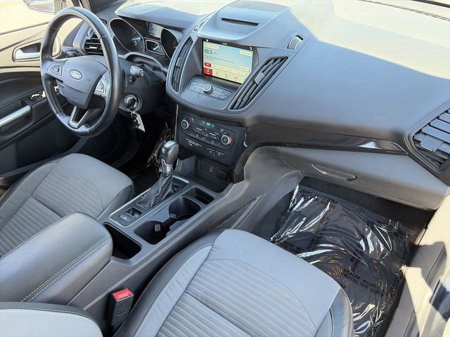 Used 2018 Ford Escape SE w/ SE Sport Appearance Package image 13