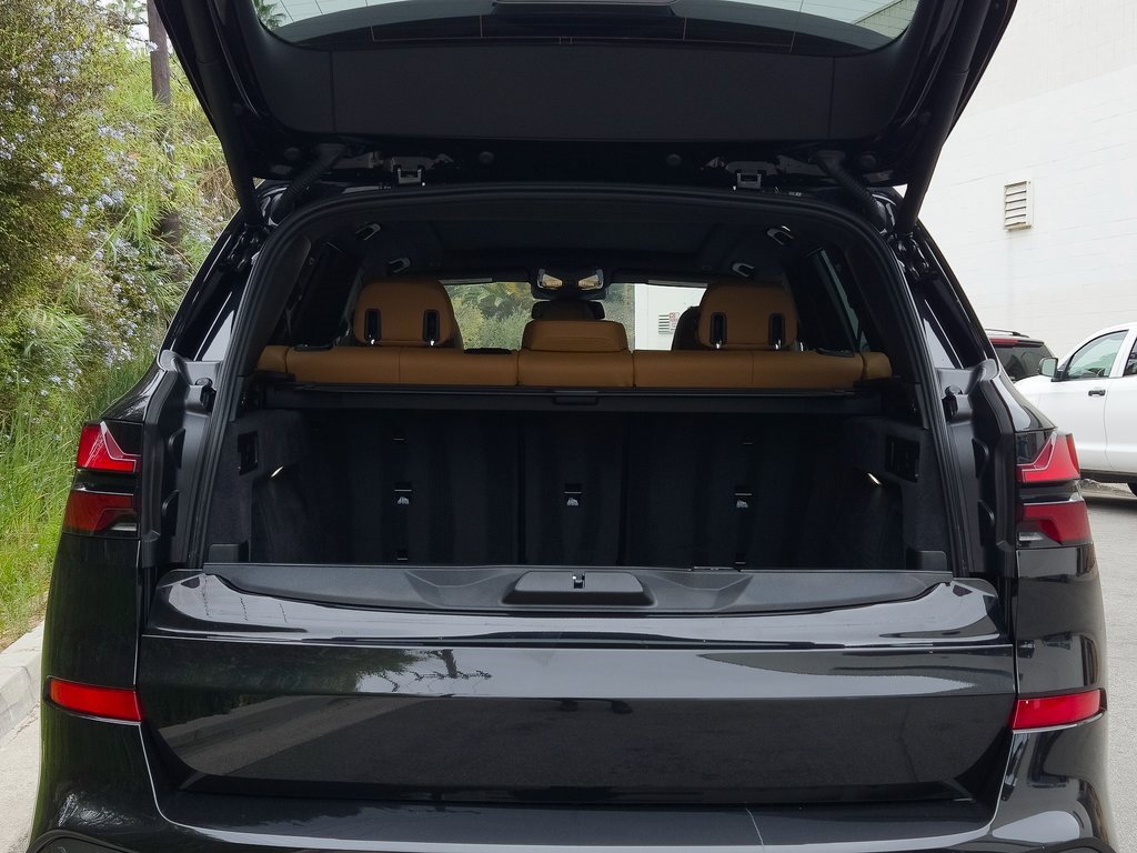 Used 2025 BMW X5 sDrive40i w/ Executive Package image 23