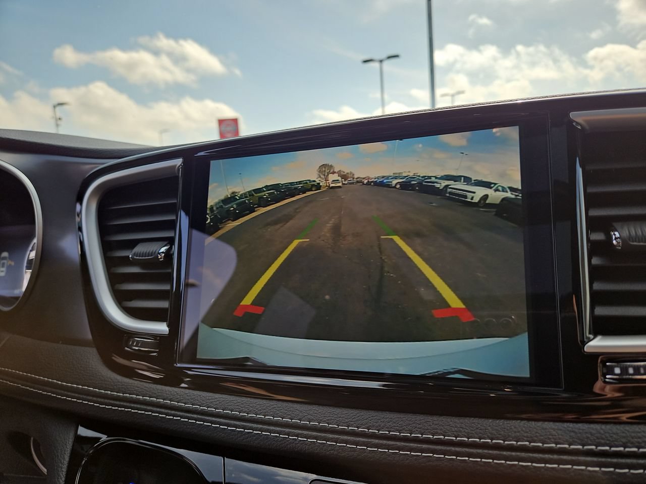 New 2026 Chrysler Pacifica Select w/ S Appearance Package FWD image 27