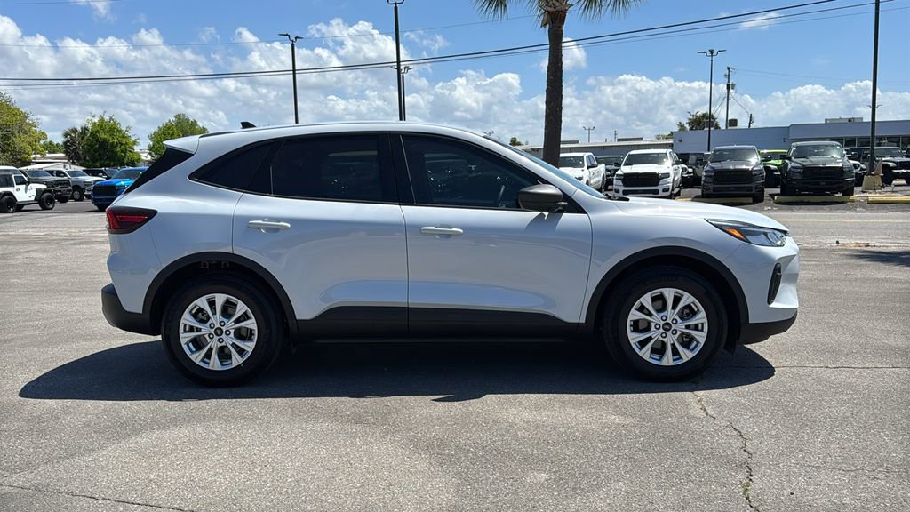 Used 2025 Ford Escape Active w/ Tech Pack #1 FWD image 7